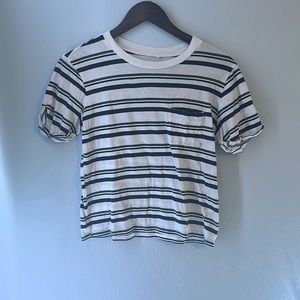 Tee shirt slightly worn